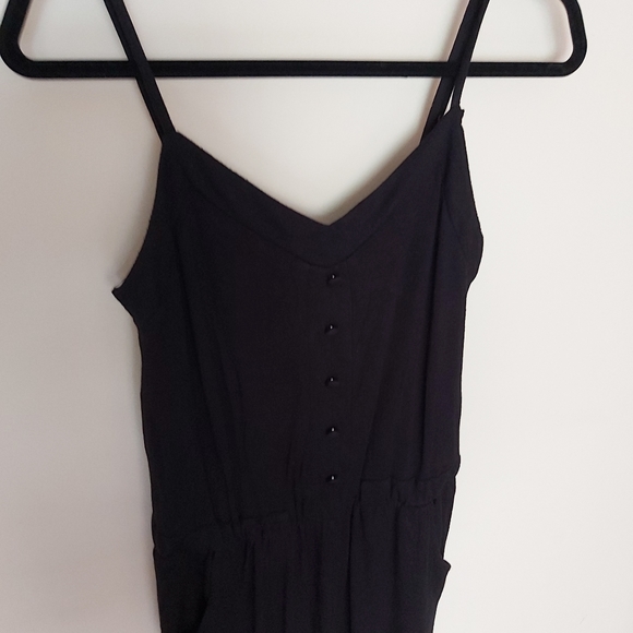 Guess Jumpsuit **PERFECT FOR SUMMER** - Picture 4 of 4